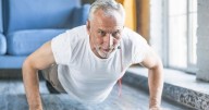 No pierdas más músculo: los tres ejercicios de fuerza simples para recuperar masa muscular que recomiendan los según expertos