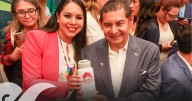 Acompañ Tonantzin Fernández a Alejandro Armenta en presentación del Mundial de Voleibol de Playa Sub 21