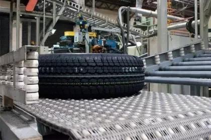 Crisis en la industria de neumáticos: alerta y riesgo de cierre