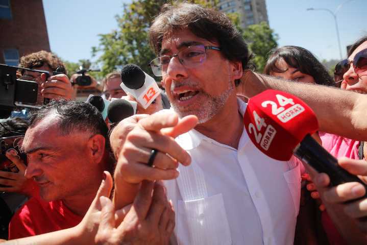 "No se están respetando sus derechos humanos": PC tras exclusión de Daniel Jadue del padrón electoral