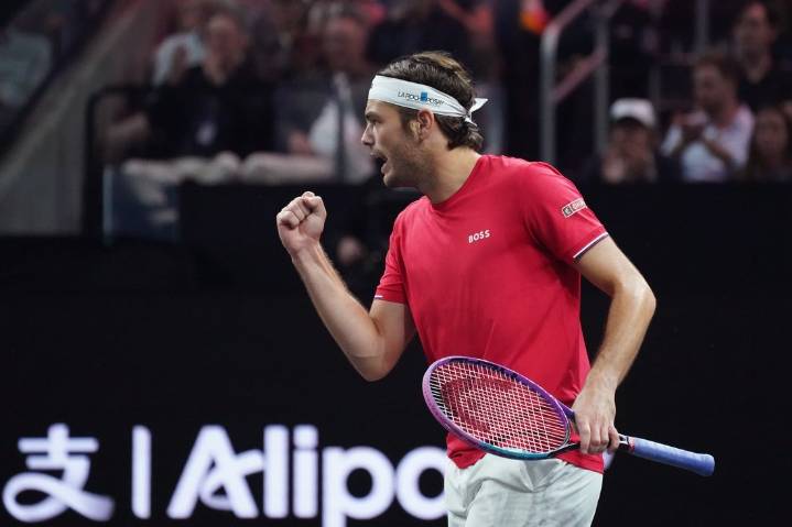 Deadspin | ATP roundup: Carlos Alcaraz, Taylor Fritz reach Tokyo final