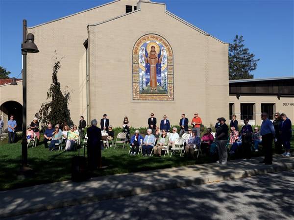 Photo Gallery: Solar project blessing on Sylvanian Franciscan campus