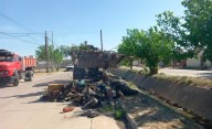 Obras Públicas de la Capital retiró toneladas de residuos de un desagüe pluvial del barrio Siglo XXI