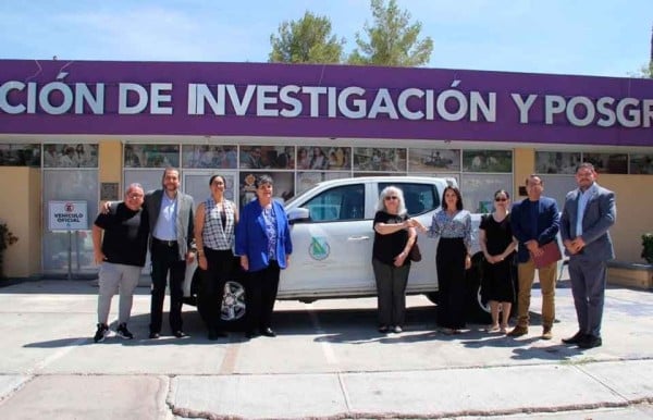 Recibe vehículo oficial Cuerpo Académico CA-UACh 146 de Filosofía y Letras