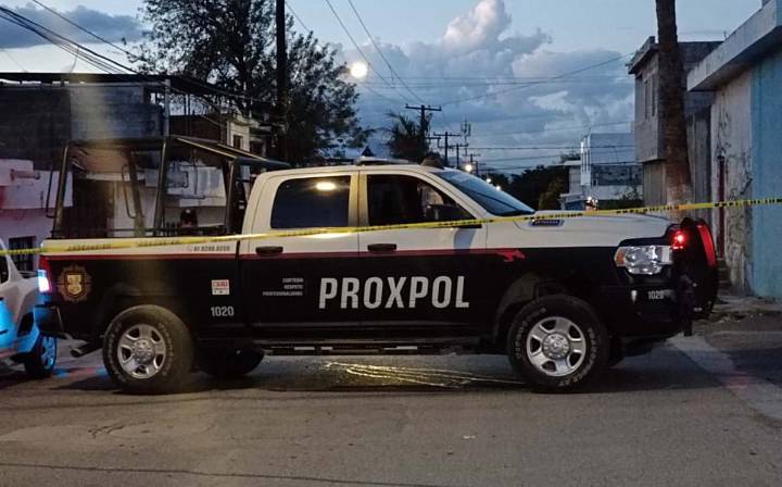 Balean a 2 hombres dentro de casa en la colonia Colinas de Topo Chico en Escobedo