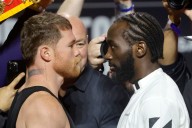 Canelo Álvarez y Terence Crawford vencen a la báscula; así se vivió la ceremonia de pesaje
