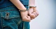 Amagan y golpean pareja de abuelitos en su casa en Ecatepec: sujeto quiso robar sus ahorros