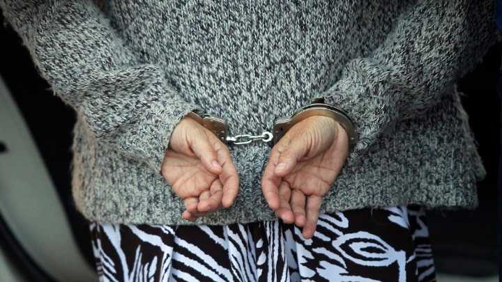 Detienen a mujer acusada de intentar quemar un colegio en Concepción