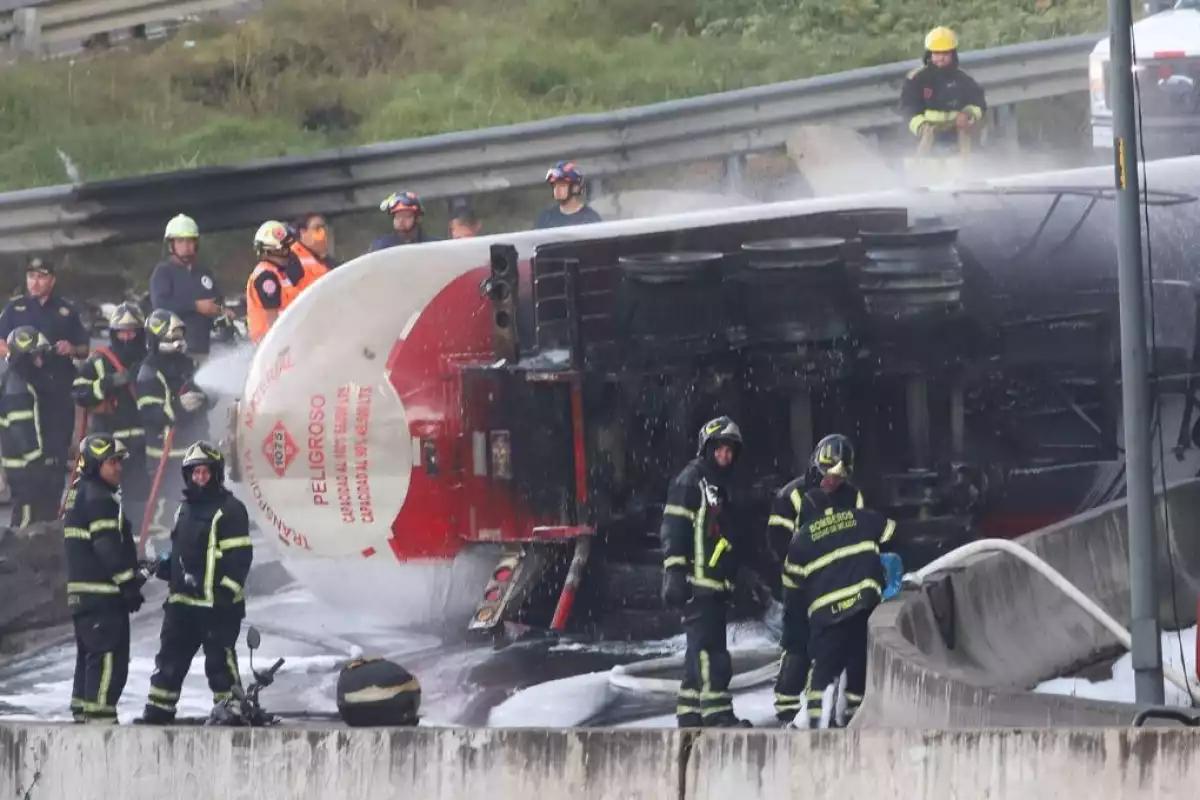 Explosión en Iztapalapa expone historial de accidentes y sanciones de Grupo Tomza y Transportadora Silza