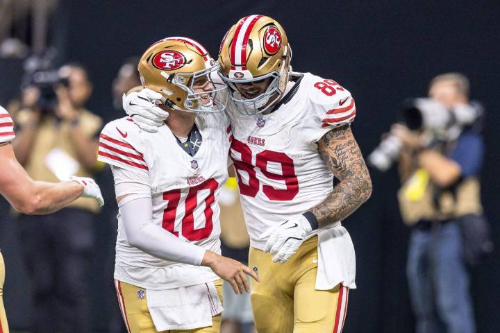 Mac Jones overcomes nerves, rewards 49ers' confidence and buys Brock Purdy time