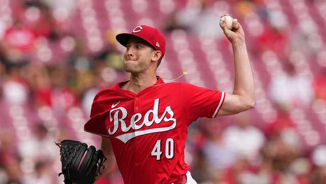 Lodolo's strong start, Marte's game-saving catch help Reds beat Pirates