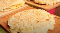 Mbejú relleno de membrillo o jamón y queso: poné la pava y prepará esta receta que es un 10
