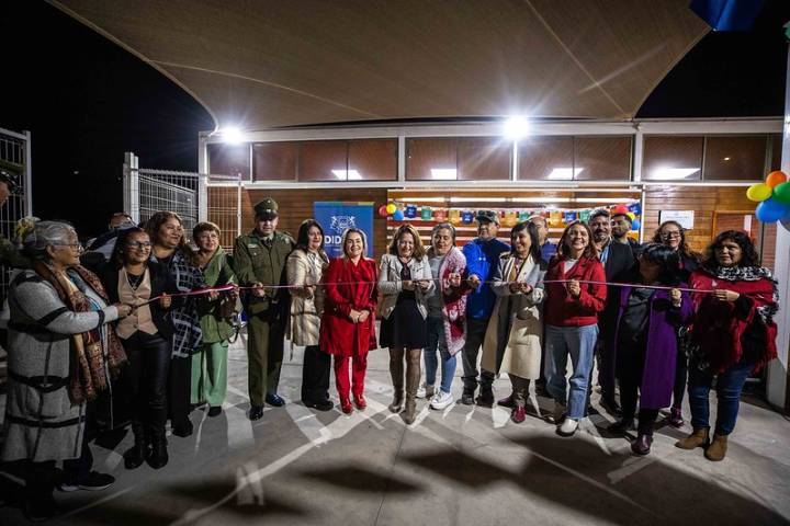 Población Juan Pablo II inaugura su moderna y sustentable sede social tras 19 años de espera
