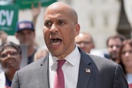 Potential 2028 presidential candidate announces engagement