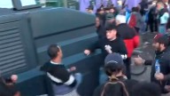 Incidentes entre manifestantes afuera del club donde hablará el Presidente