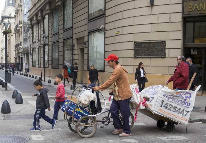 La UCA advierte que la baja de la pobreza está «sobrerrepresentada» y cuestiona la...