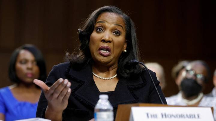 Nearly 600 economists back Lisa Cook and fed independence in open letter
