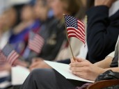 El USCIS endureció el examen para obtener la ciudadanía de EEUU: qué cambió para los inmigrantes