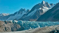 La NASA descubrió el nacimiento de una isla oculta en Alaska tras décadas de deshielo glaciar