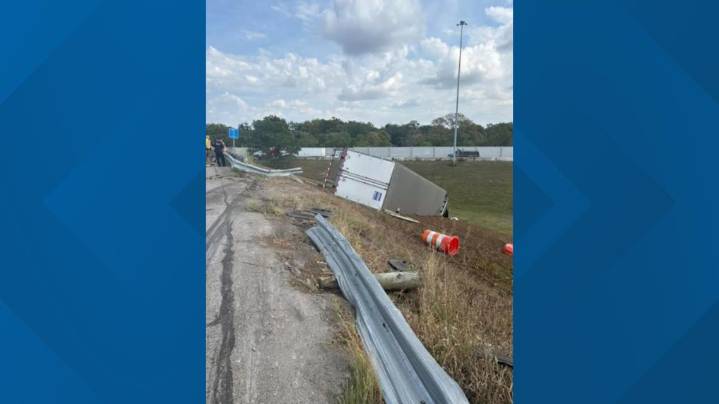 Semi crash halts traffic on US