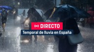 Última hora de la alerta roja por lluvias en Valencia y otras partes de España en directo: mapa de la AEMET, clases suspendidas y carreteras cortadas
