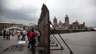 Palacio Nacional, amurallado ante protestas por 43 normalistas de Ayotzinapa