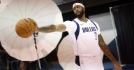 Anthony Davis will wear protective eyewear this season