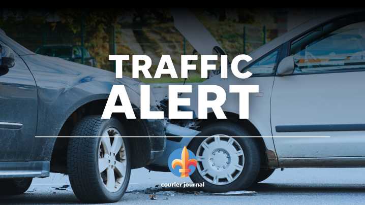 Injuries reported in 3-vehicle crash on EB I-265 in south Louisville