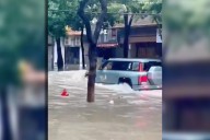 BYD prometía que su Yangwang U8 'flotaba' y cumple. El problema es cuando se usa en una calle en medio de un supertifón