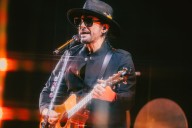 En el Ópera. Beto Cuevas celebró su cumpleaños con una noche plena de hits y un sentido tributo a Gustavo Cerati