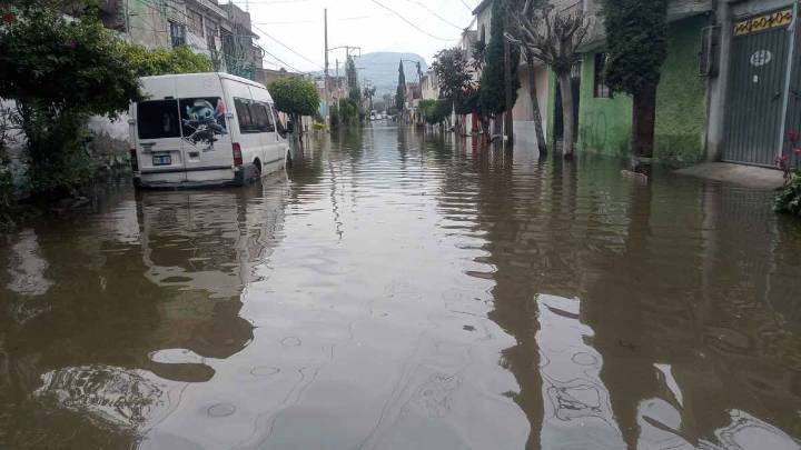 Lluvias en Los Reyes La Paz dejan a familias sin hogar y buscan a un adulto mayor desaparecido