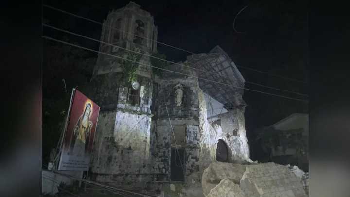 Terremoto de 6.9 en Filipinas destruye parte de iglesia de Santa Rosa de Lima en Cebú