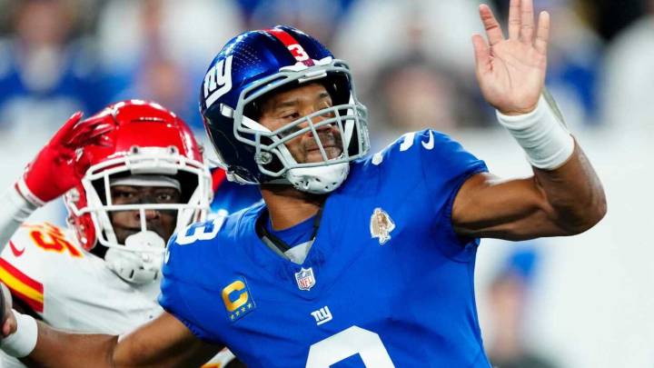 Giants' Russell Wilson reacts to boos, chants for Jaxson Dart
