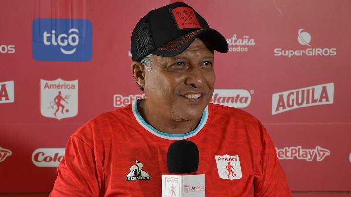 Alex Escobar, DT interino de América, asegura que el clásico debe jugarse con “cojones”