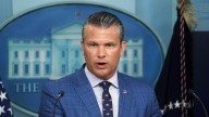 Hegseth autoriza a cientos de abogados del Departamento de Defensa a actuar como jueces temporales de inmigración