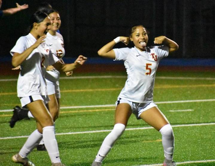 Thomas Jefferson girls soccer lets first win slip away, leave level with Lions
