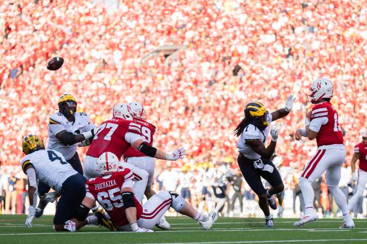 Jaishawn Barham moves to edge and elevates Michigan’s defense