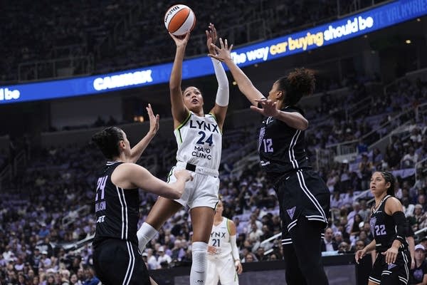 Minnesota Lynx beat Golden State Valkyries