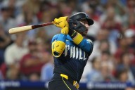 Deadspin | High-octane Phillies aim to continue roll vs. reeling Royals
