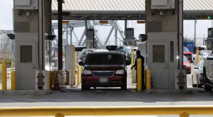 CBP descubre a viajera con más de U$100.000: pierde dinero y su Chevrolet por "actividad ilegal"