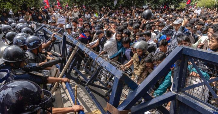 Crisis en Nepal: Renuncia primer ministro y Ejército toma el control de la seguridad en medio de disturbios