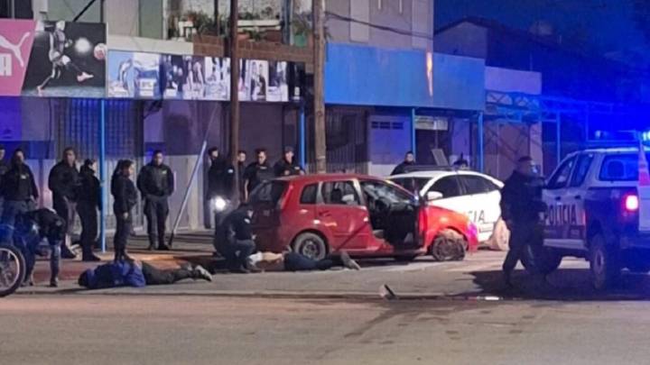 Tiros y choques durante una persecución de película entre Neuquén y Centenario