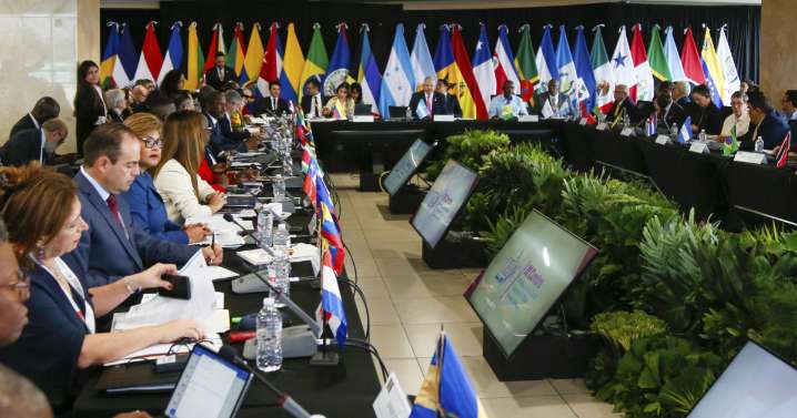 La CELAC convoca a una reunión de urgencia por despliegue militar de EE.UU. en el Caribe