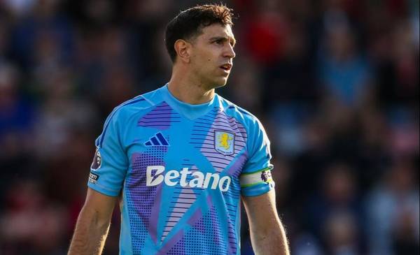 ¿Dibu Martínez al Manchester United?: el arquero no jugó y empieza a despedirse del Aston Villa