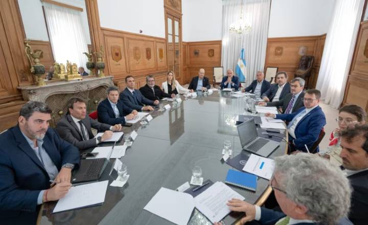 El Gobierno de Javier Milei reunió este lunes al Consejo de Mayo y tuvo como foco la reforma tributaria