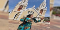 La Violinista María García rinde homenaje a la Virgen del Valle