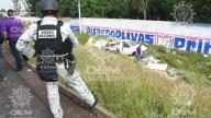 Embiste tráiler a dos camionetas en el Libramiento Sur de Irapuato