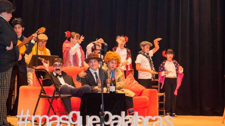 La localidad del Bajo Aragón que se llena de teatro, música y vermús literarios en una cita cultural de referencia