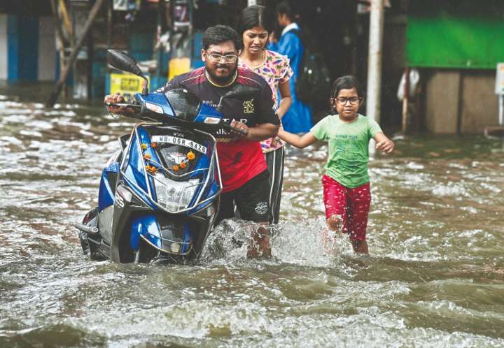 Massive waterlogging brings traffic to a near halt