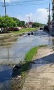 Cumplen tres semanas viviendo entre aguas negras y malos olores